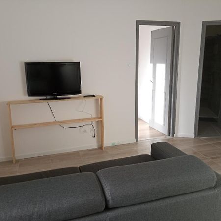 Appart Proche Toutes Commodites Souvigny Ngoại thất bức ảnh