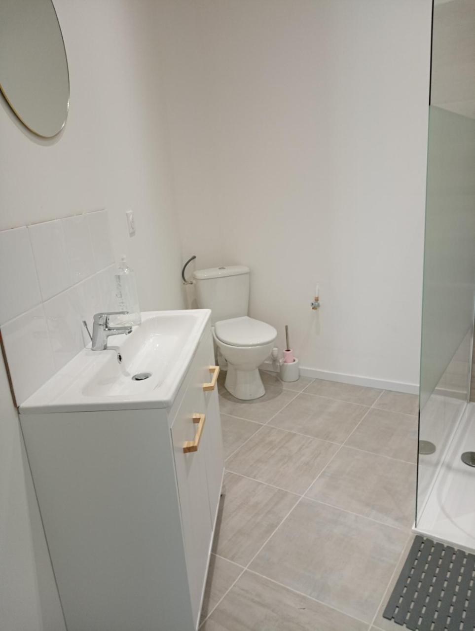 Appart Proche Toutes Commodites Souvigny Ngoại thất bức ảnh